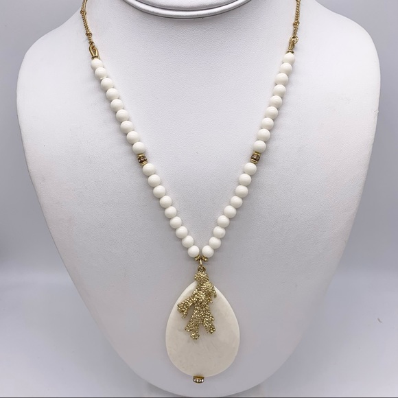 Lilly Pulitzer Cream and Gold Beaded Pendant Necklace